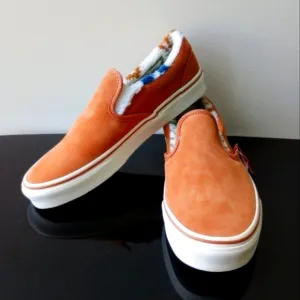NWOT Unisex Vans Classic Slip-on Canvas Sneakers