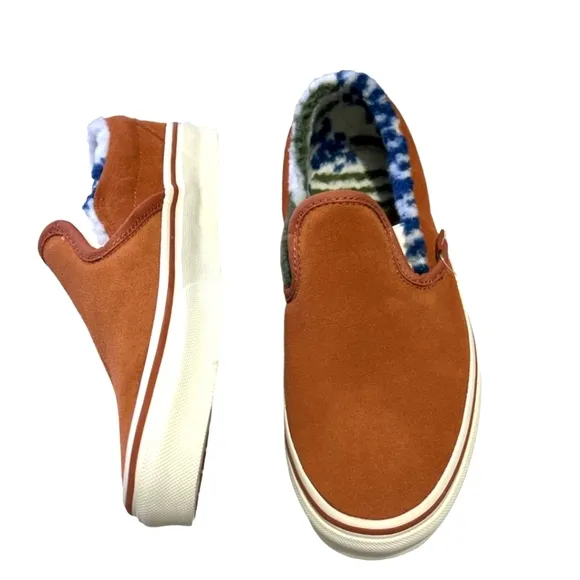 NWOT Unisex Vans Classic Slip-on Canvas Sneakers