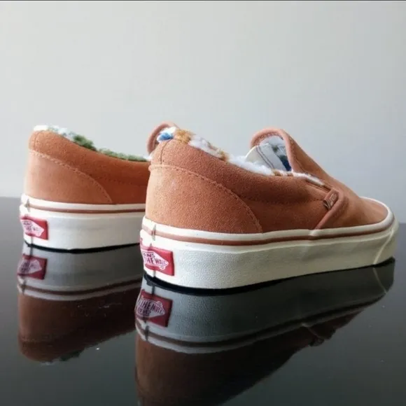 NWOT Unisex Vans Classic Slip-on Canvas Sneakers