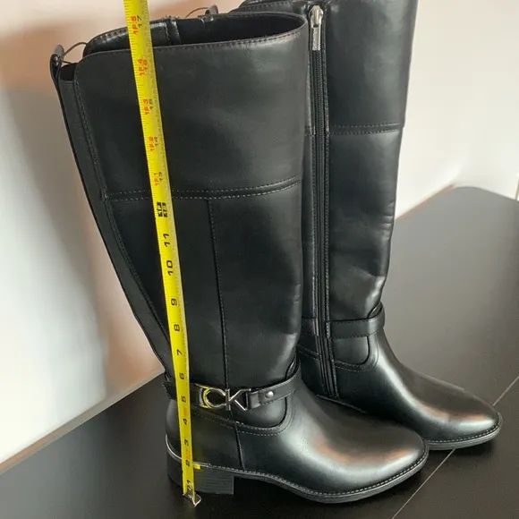 NWOT Women's Daphny Pointy Toe Block Heel Casual Regular Boots