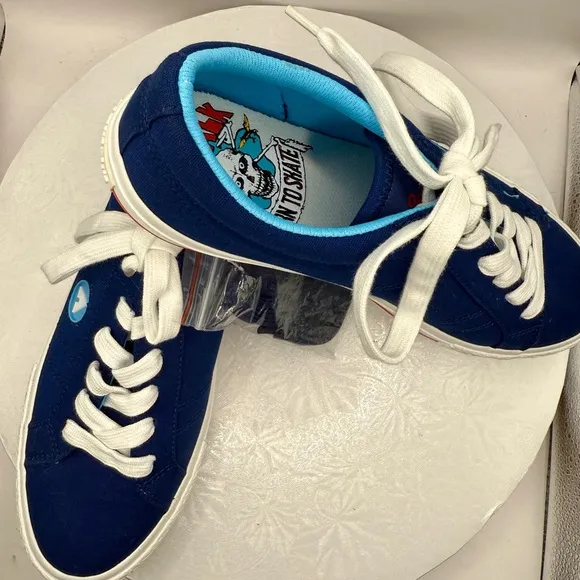 NWT Airwalk Warning Unisex Sneakers Blue Graphic Mens Size 7 Women’s Size 8.5