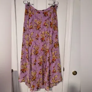 NWT, Anthropologie Boho Chic Midi Skirt, Size‎ 14, Lavender Floral