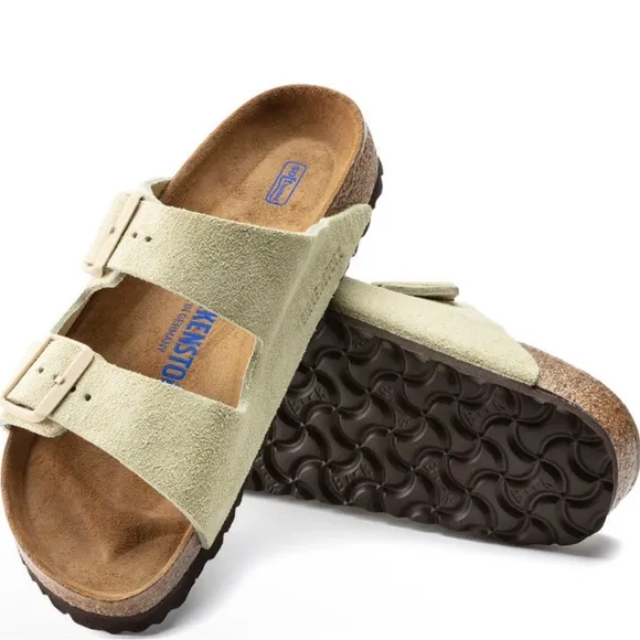 NWT Arizona Birkenstock Sandals with Soft Footbed in Almond