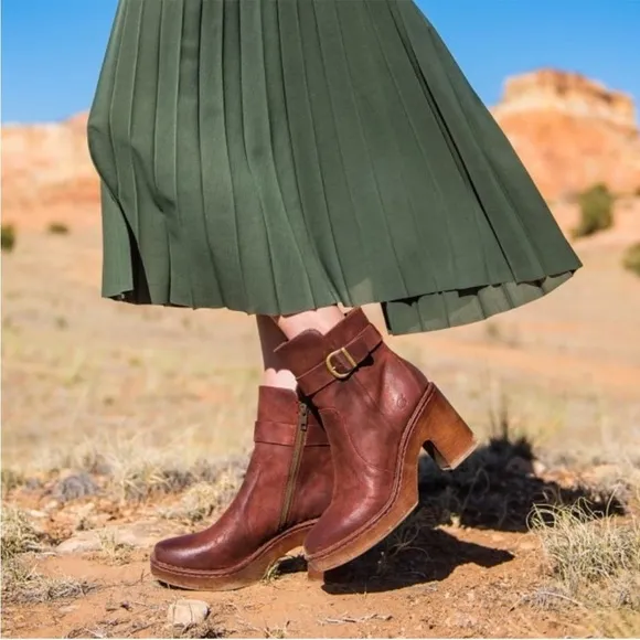NWT Born Hailey Suede Boho Platform Clog Boots Taupe Tan Distressed Square Toe