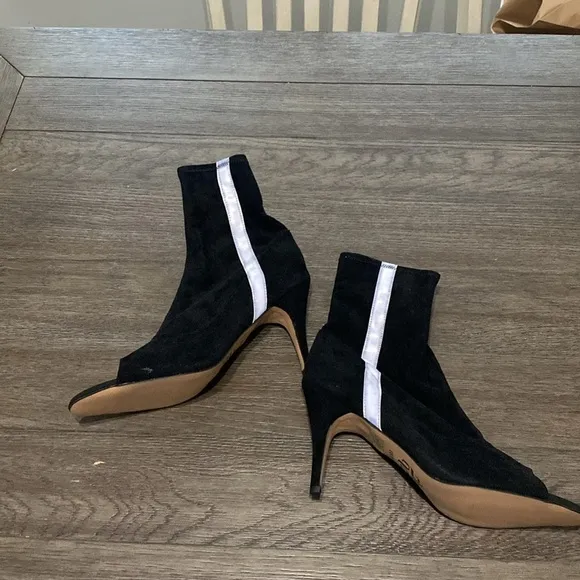 NWT BURJU Speechless Ankle Bootie Open Toe Stretch Ankle Boots | Black 15
