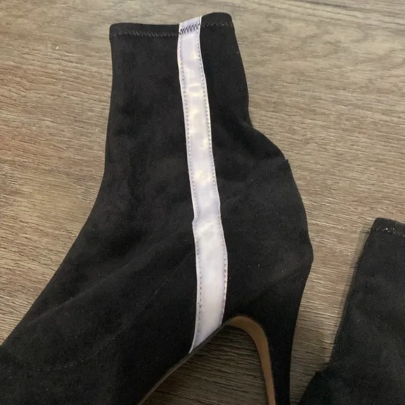 NWT BURJU Speechless Ankle Bootie Open Toe Stretch Ankle Boots | Black 15