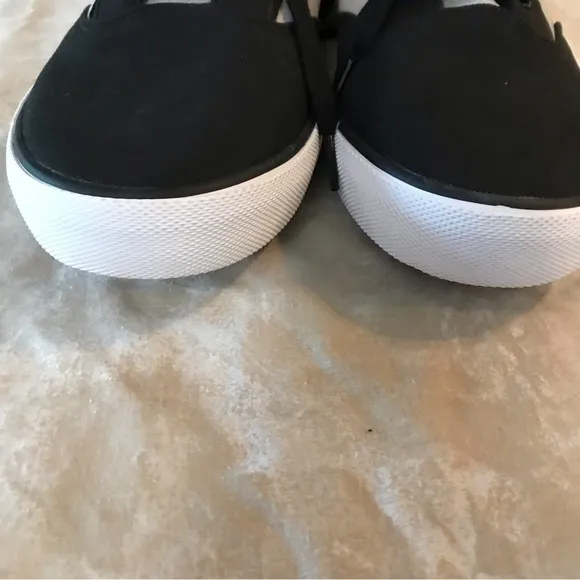 NWT HURLEY Mens Sneakers. Kayolace Black and Gray Canvas. Sz 11. No box!