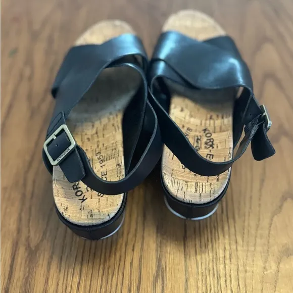 NWT Kirk ease Black Leather Women's Sandals size 8
