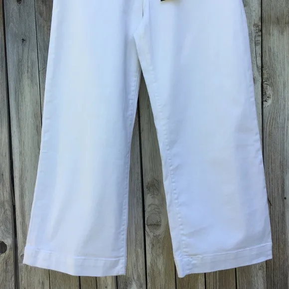NWT Levi’s Ribcage Wide Leg Crop Jean White 32