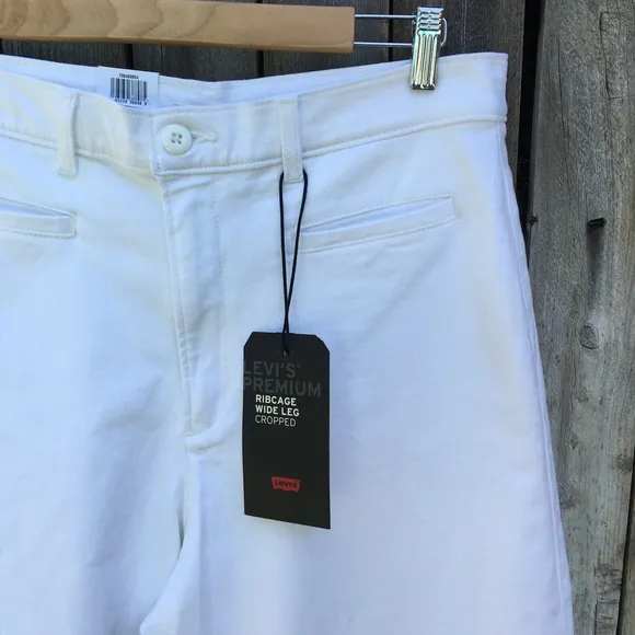 NWT Levi’s Ribcage Wide Leg Crop Jean White 32