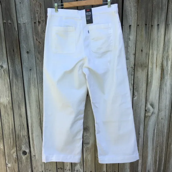 NWT Levi’s Ribcage Wide Leg Crop Jean White 32