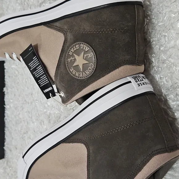 NWT Men's Converse Sneakers