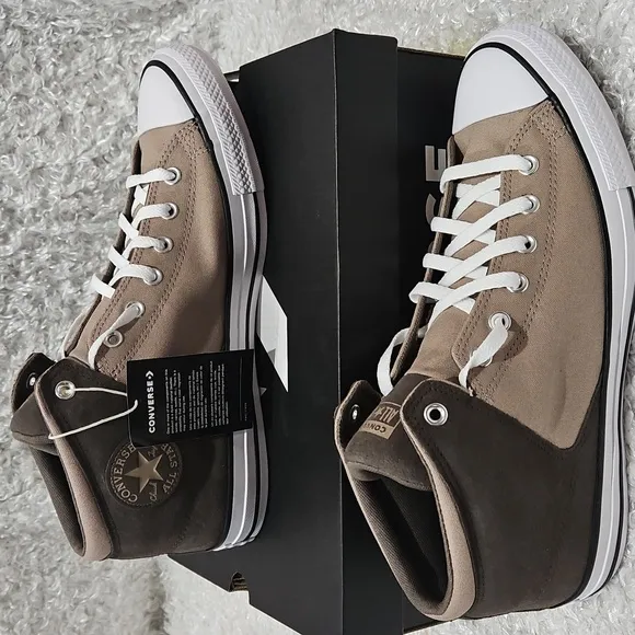 NWT Men's Converse Sneakers