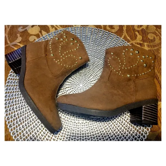 NWT!! MICHAEL KORS ANKLE BOOTIES!