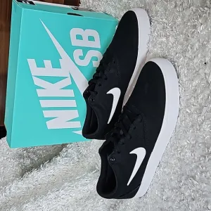 NWT Nike Sneakers