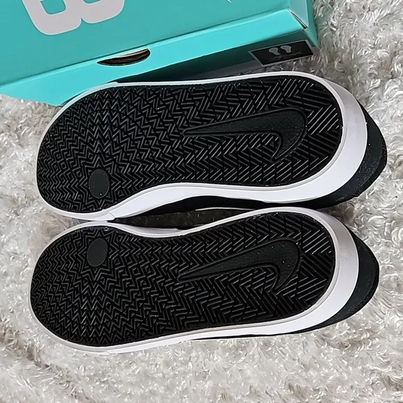 NWT Nike Sneakers