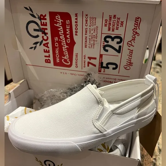 NWT Official Program STU-80 Men's White Slip-On Sneakers - Size 8