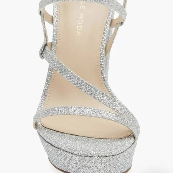 NWT Pelle Moda Women's 10M Patsi Silver Platform Sandals