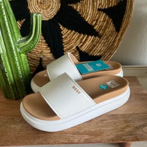 NWT Reef cushion Bondi bay polyamide sandals white 10