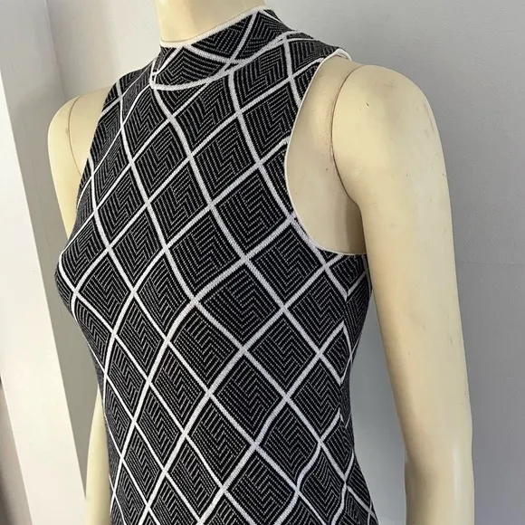 NWT Romeo &amp; Juliet Couture B&amp;W Diamond Pattern Knit Sleeveless Mini Dress M