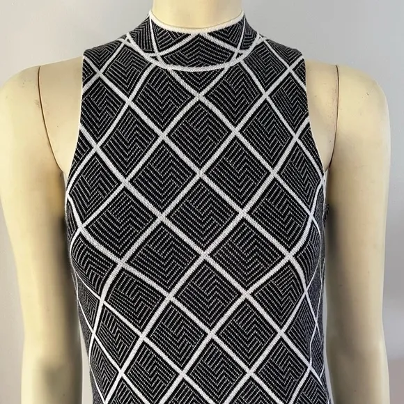 NWT Romeo &amp; Juliet Couture B&amp;W Diamond Pattern Knit Sleeveless Mini Dress M