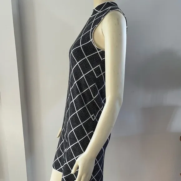 NWT Romeo &amp; Juliet Couture B&amp;W Diamond Pattern Knit Sleeveless Mini Dress M