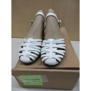 NWT Softspots Women's Tatianna White Sandals Size 10