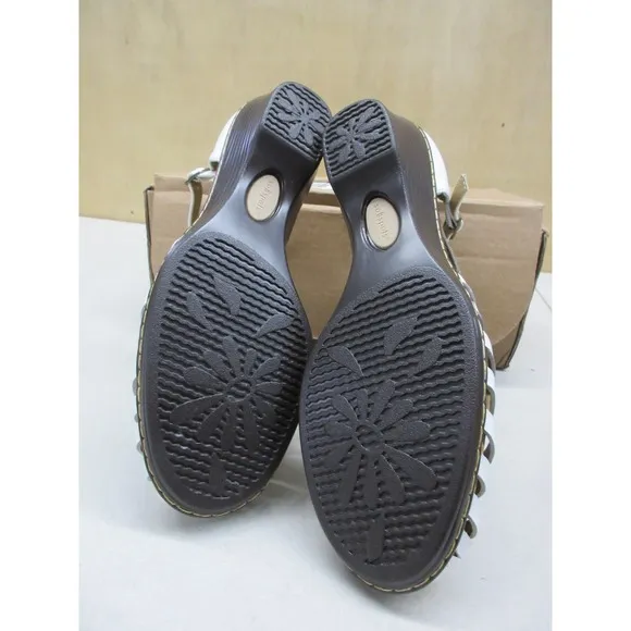 NWT Softspots Women's Tatianna White Sandals Size 10