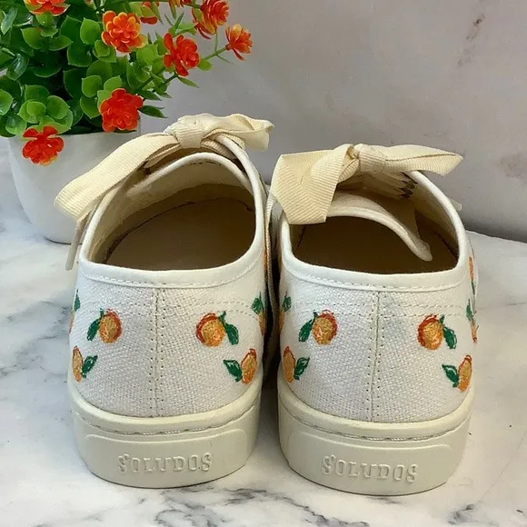 NWT Soludos Embroidered Ivory Sneakers Size 6.5
