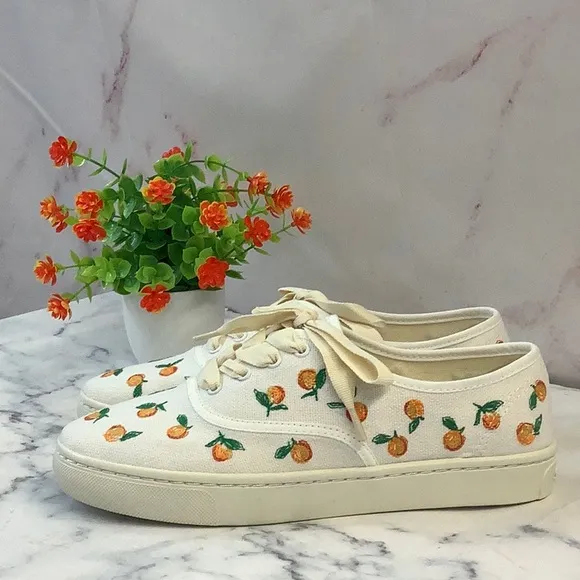 NWT Soludos Embroidered Ivory Sneakers Size 6.5