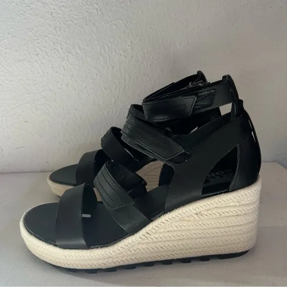 NWT Sorel Cameron black leather strappy wedge sandals