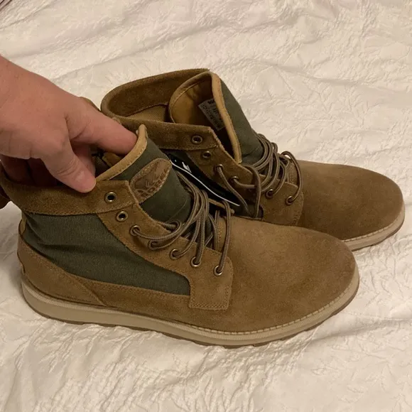 NWT Sorel Desert Boots