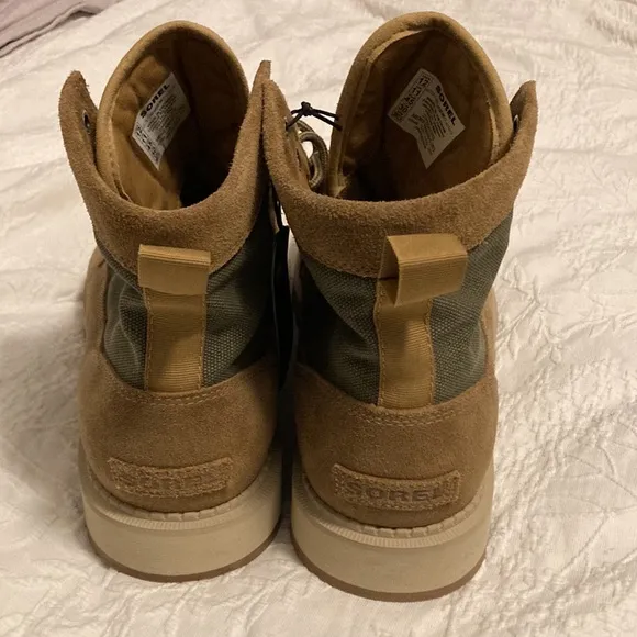 NWT Sorel Desert Boots