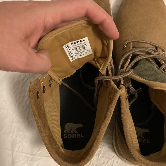NWT Sorel Desert Boots