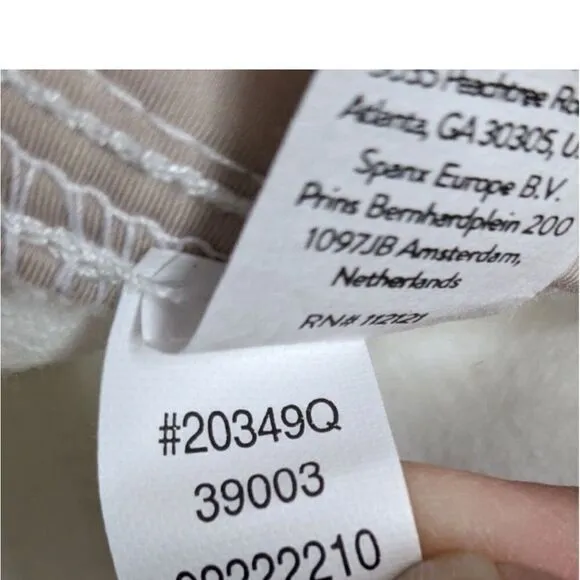 NWT SPANX Flare White Jeans Reflect Your Style!  Size Large $ 148.00