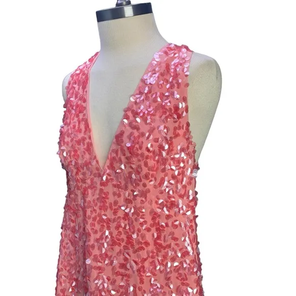 NWT!! Stunning, halter racer back watermelon color Halston shimmy dress.8 🍉