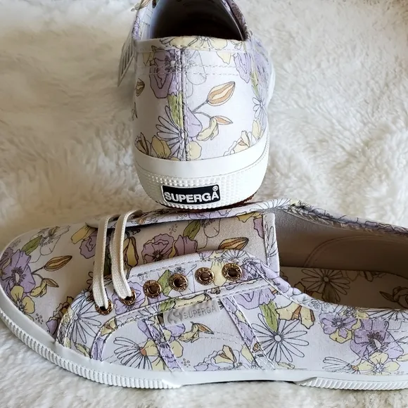NWT Superga Floral Print Lilla Size 10