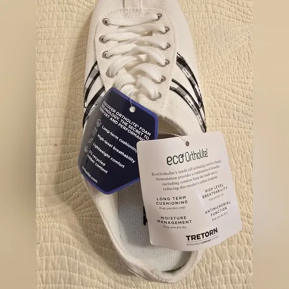 NWT Tretorn Ladies White Canvas Slip In Sneakers With Plaid Detail