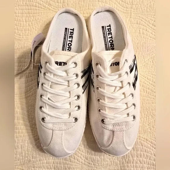 NWT Tretorn Ladies White Canvas Slip In Sneakers With Plaid Detail