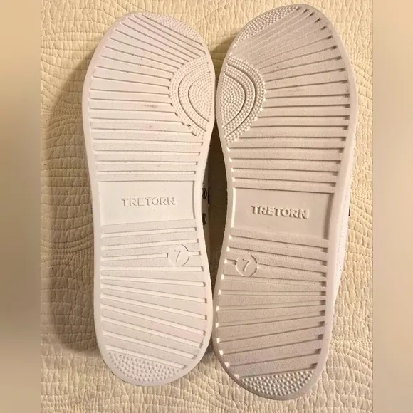 NWT Tretorn Ladies White Canvas Slip In Sneakers With Plaid Detail
