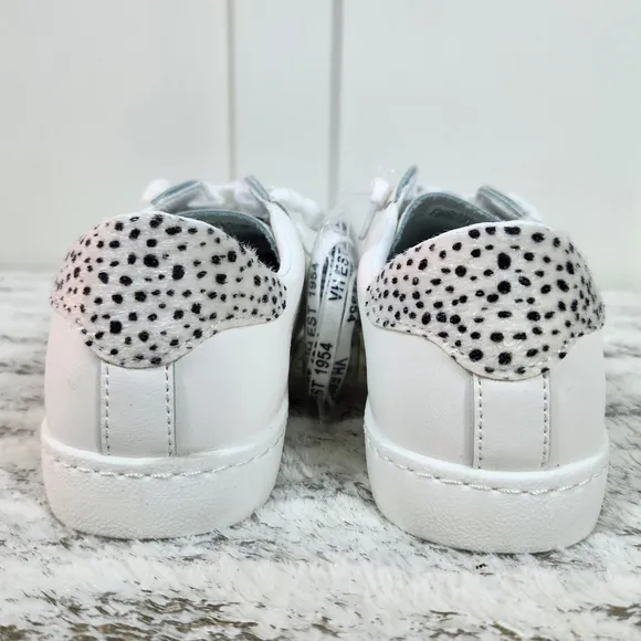 NWT Vintage Havana &quot;Carla&quot; White Cheetah Fur Low Top Sneakers Women's Size 8.5