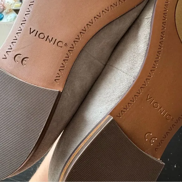 NWT Vionic Willa Suede Slip-On Loafers Sz 6,5
