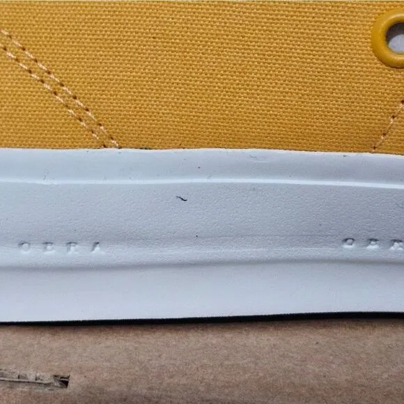 OBRA, Mens, low canvas sneakers in deep yellow. NIB, Size 10