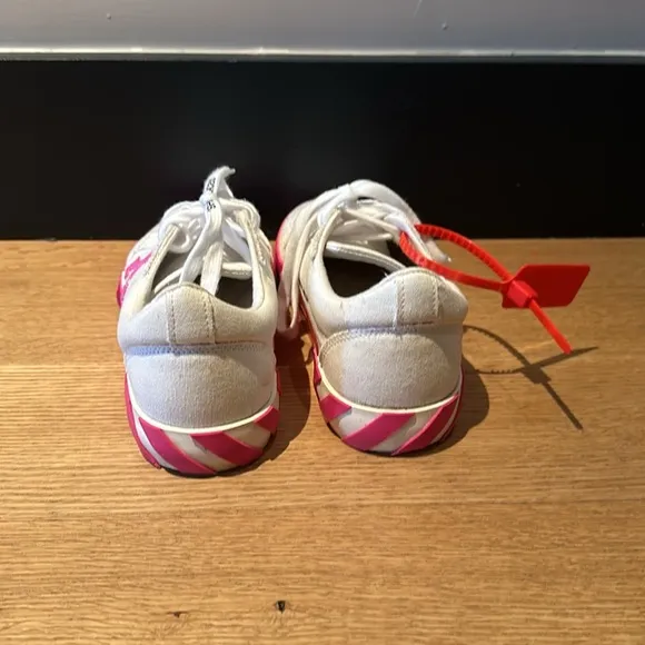 Off White Virgil Abloh canvas sneakers.