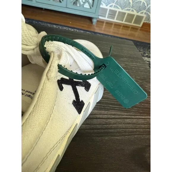 OFF-WHITE Vulcanized White &amp; Gray Canvas Low Top Sneakers Sz. 37