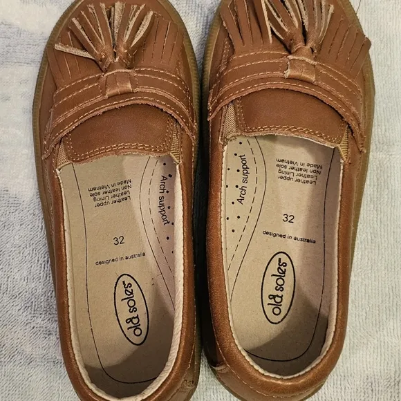 OLD SOLES Loafers Dress Shoes Tan Tassels Kiltie Unisex Little Kids Size 1 NEW