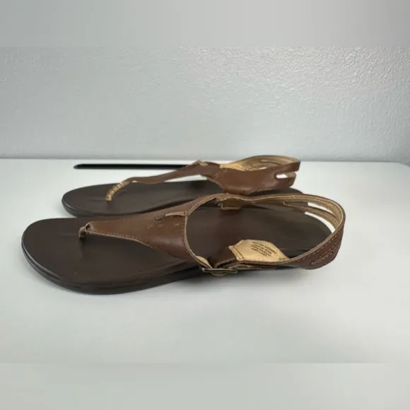 OluKai Eheu Leather Sandals in Kona Coffee Size 9