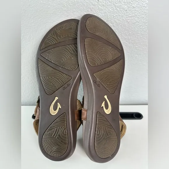 OluKai Eheu Leather Sandals in Kona Coffee Size 9