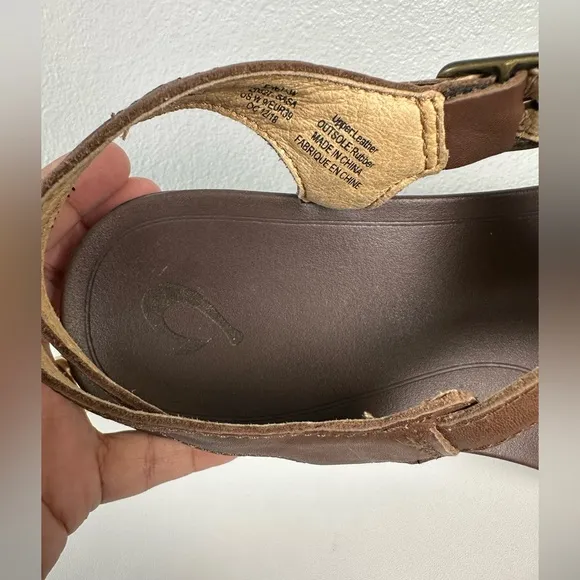 OluKai Eheu Leather Sandals in Kona Coffee Size 9