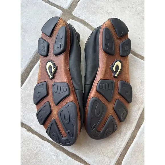 OLUKAI leather loafers size 9.5 black